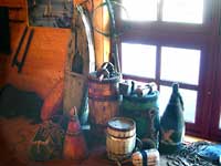 Fiskekister og btutstyr i Oselvarmuseet